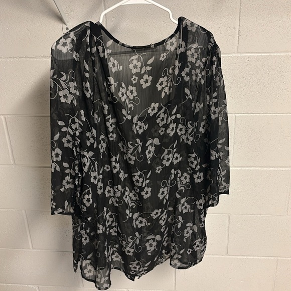 Black and White Sheer Floral Blouse - Picture 3 of 5